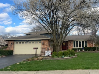 1127 Alpine Ln, Lemont, IL 60439