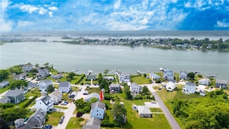 8 Green Acres Dr, Narragansett, RI 02882