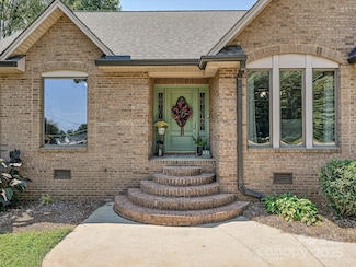 7146 Sifford Rd, Stanley, NC 28164