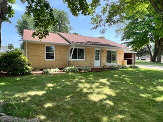 1609 Maple Garden Dr, La Porte, IN 46350
