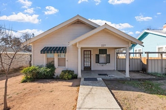 207 Mistletoe St, Fredericksburg, TX 78624