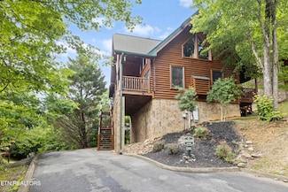 1665 Mountain Lodge Way, Pigeon Forge, TN 37862