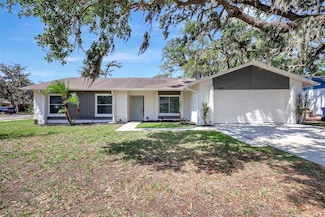 518 Sandy Creek Dr, Brandon, FL 33511