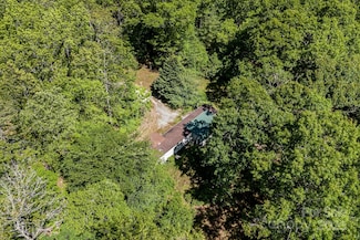 501 Deerchase Cir, Cedar Mountain, NC 28718
