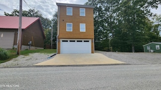 281 Bill Hunter Rd, Celina, TN 38551