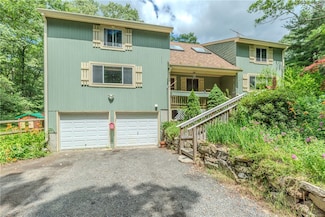 153 Old Plainfield Pike, Foster, RI 02825