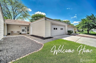 42 Catalpa Plaza, Monroe Township, NJ 08831
