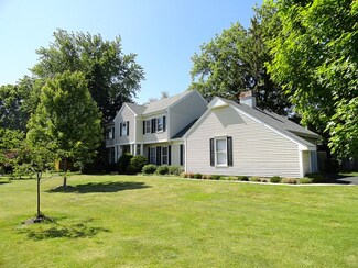 1010 W Fabyan Pkwy, Geneva, IL 60134