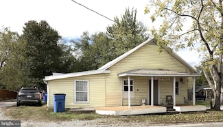 8 Maple St, Gettysburg, PA 17325