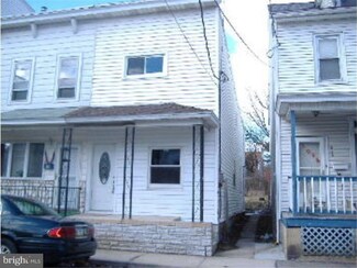 416 Pine Hill St, Minersville, PA 17954
