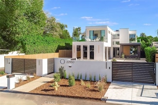 22930 Dolorosa St, Woodland Hills, CA 91367