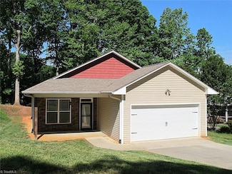 2614 Fairlawn Dr, Winston Salem, NC 27106