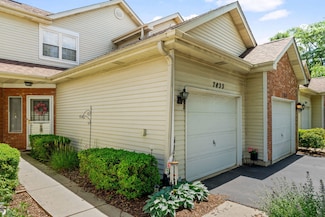 7833 Darien Lake Dr, Darien, IL 60561