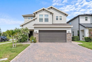 2922 Crest Dr, Kissimmee, FL 34744
