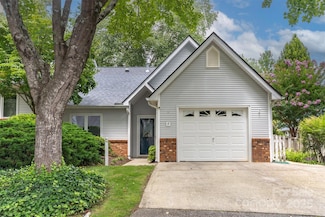 7 Silver Place, Black Mountain, NC 28711