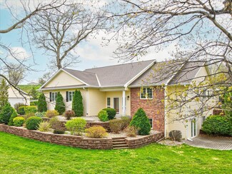 56190 Grande Oak Ln, Glenwood, IA 51534