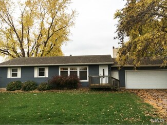 204 E Sherman St, Elk Point, SD 57025