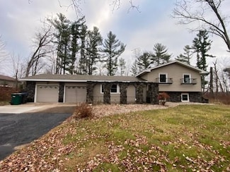 140 Black Forest Cir, Plover, WI 54467