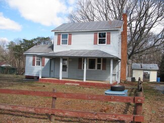 5440 Shula Dr, Hurt, VA 24563