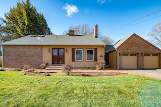 975 Wolf Hill Rd, Cheshire, CT 06410