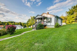 119 Highlands Ave, Glade Spring, VA 24340