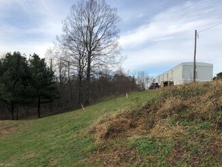 8266 Euga Rd, Newcomerstown, OH 43832