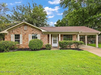 2102 Brookhaven Dr, Southaven, MS 38671