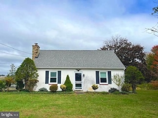 355 Rockdale Dr, Coatesville, PA 19320