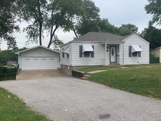 3144 Pearl Harbor Dr, Saint Ann, MO 63074
