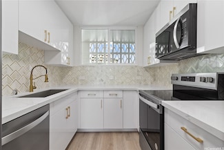 469 Ena Rd Unit 2304, Honolulu, HI 96815