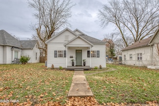 211 N Moffet Ave, Joplin, MO 64801