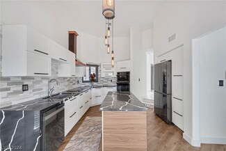 7188 Mission Hills Dr, Las Vegas, NV 89113