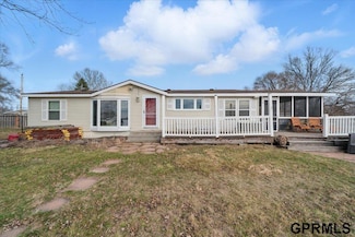70 Pickard Ln, Council Bluffs, IA 51501