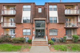 1610 Green Hollow Dr, Iselin, NJ 08830