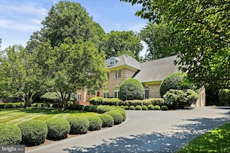 8017 Greenwich Woods Dr, McLean, VA 22102