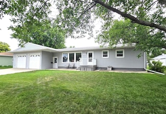320 W 6th St, Miller, SD 57362