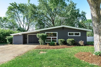 304 John St, North Aurora, IL 60542