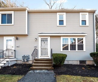 401 Cardinal Ln, Tyngsboro, MA 01879