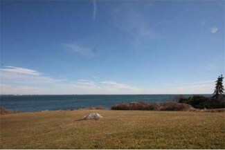 43 East Ave, South Dartmouth, MA 02748