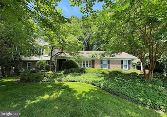 16717 Cutlass Dr, Rockville, MD 20853