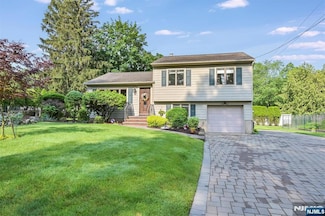 16 Murray Rd, Montvale, NJ 07645