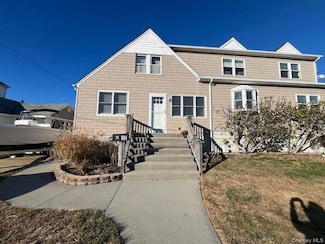 15 Lee Place, Amityville, NY 11701