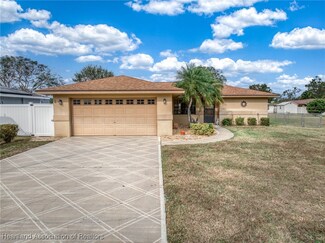 211 Robin Ave, Sebring, FL 33870
