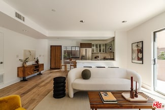 932 N Alfred St Unit 102, West Hollywood, CA 90069