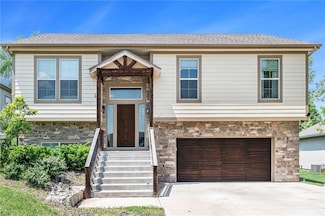 1601 Acorn Ln, Eudora, KS 66025