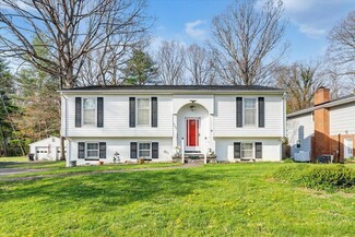 2728 Tanglewood Dr, Roanoke, VA 24018