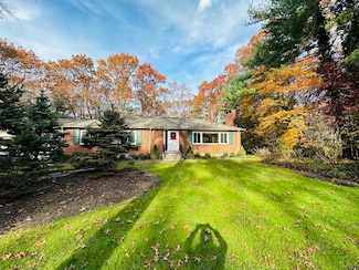 5 Crest Dr W, Dover, MA 02030