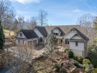 149 Thrashing Rock Dr, Hendersonville, NC 28739