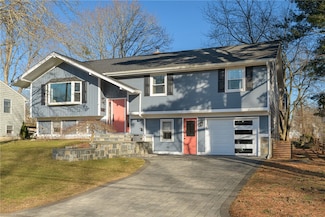 12 Anthony Rd, Barrington, RI 02806