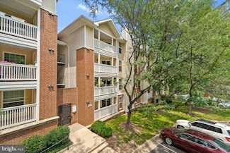 1524 Lincoln Way Unit 111, McLean, VA 22102